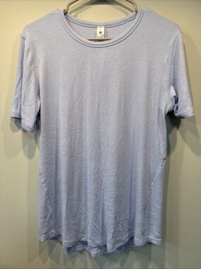 CUTE! Lululemon Womens 14 Crew Neck Shirt Top Short Sleeve Light Blue